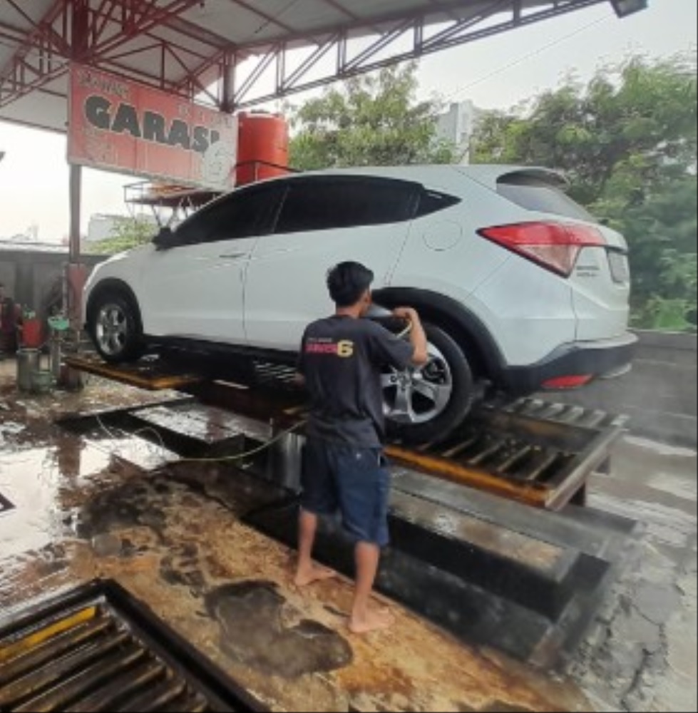Perintis Car Wash: Kinclong Mobil, Kinclong Hati di Cilacap